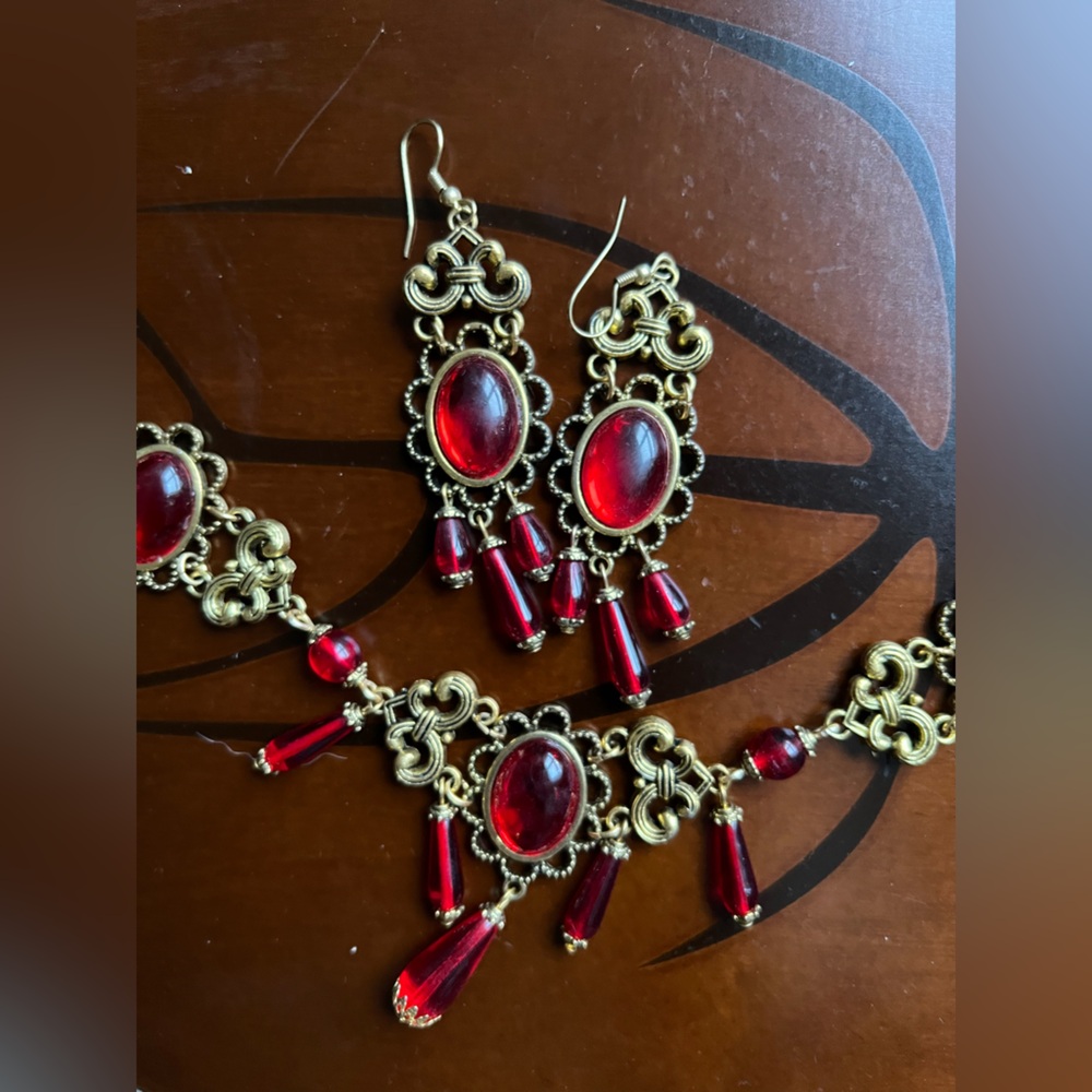 Elegant Red And Gold Jewelry Set - image 7